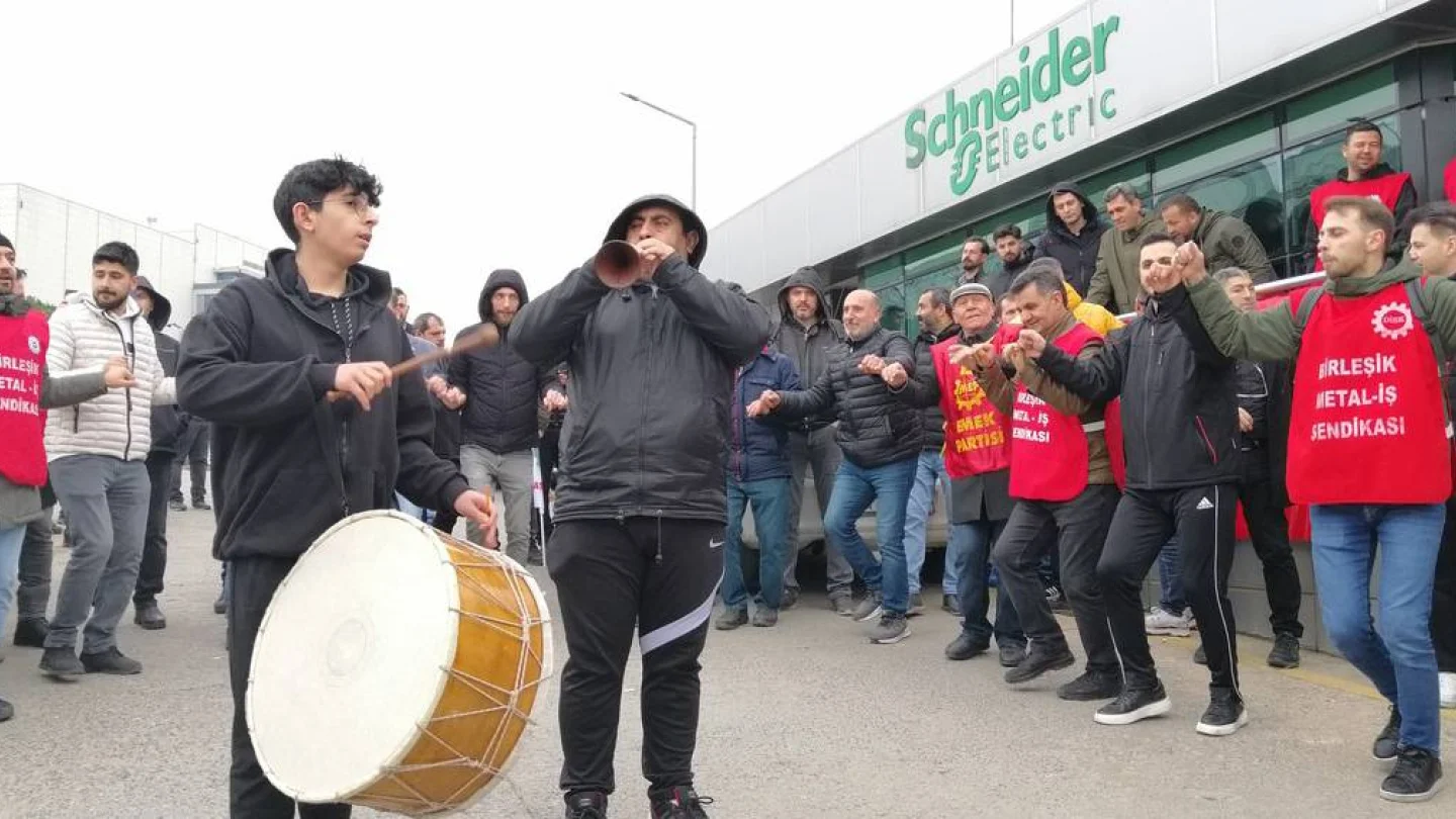 Schneider Enerji işçileri