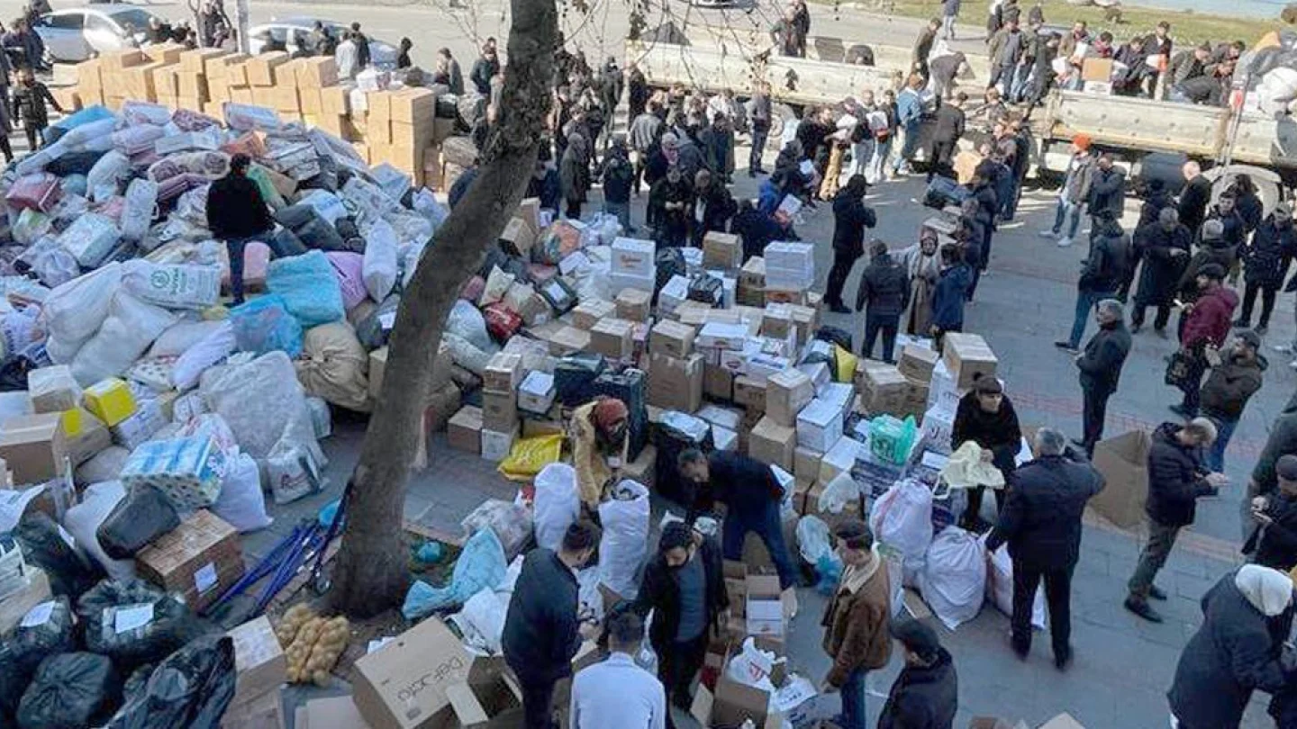 Sivil toplum örgütleri, siyasi parti, sendika, emek ve birçok sol, sosyalist grubun yardım merkezi