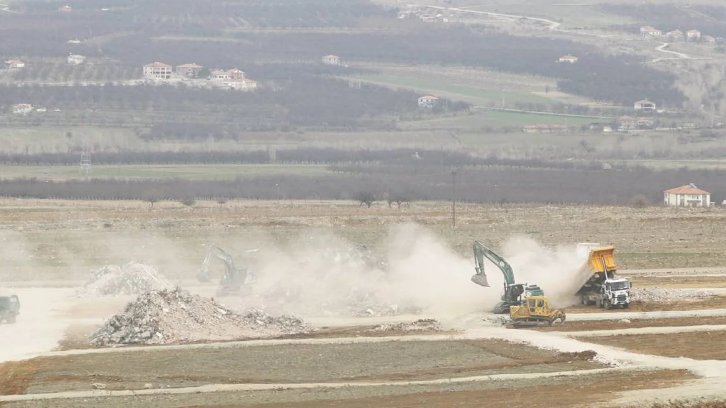 Malatya’da deprem molozu