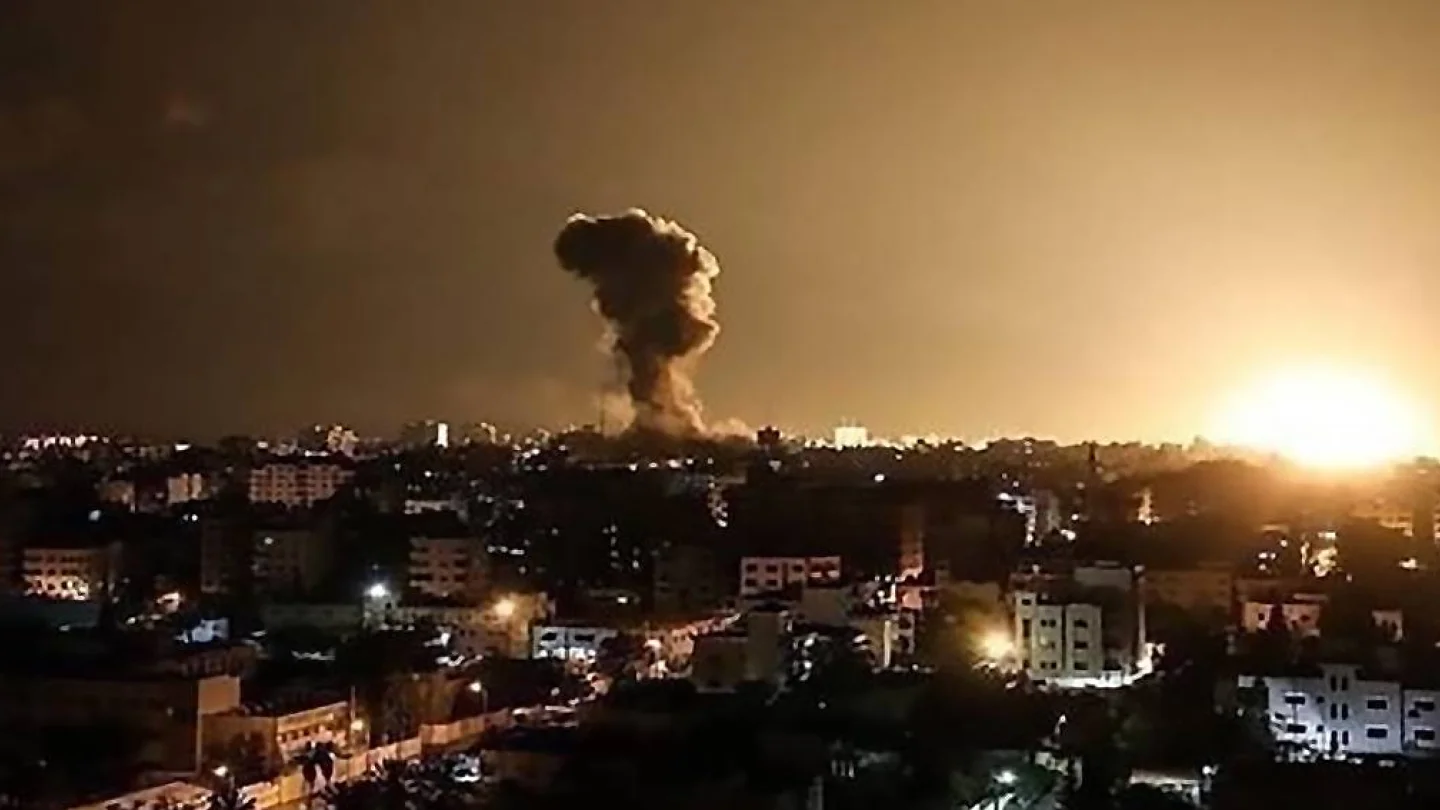 Şam'da hava saldırısı