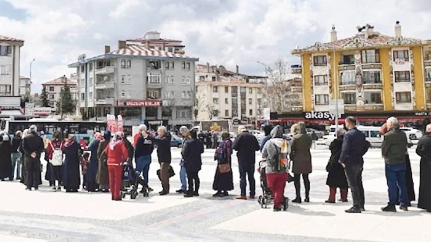 Ankara'da ucuz et kuyruğu