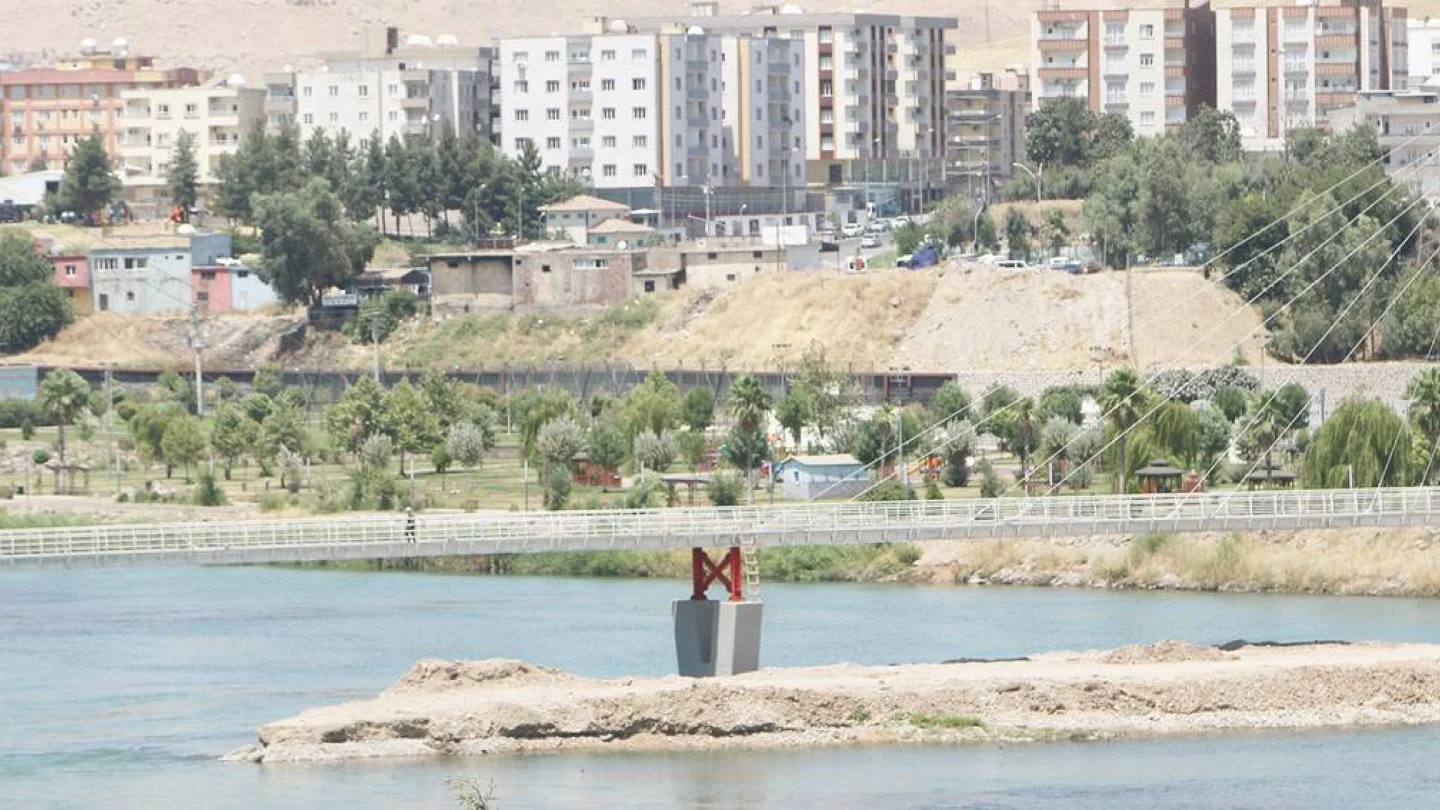 4 yıldır bitmeyen köprü / Cizre
