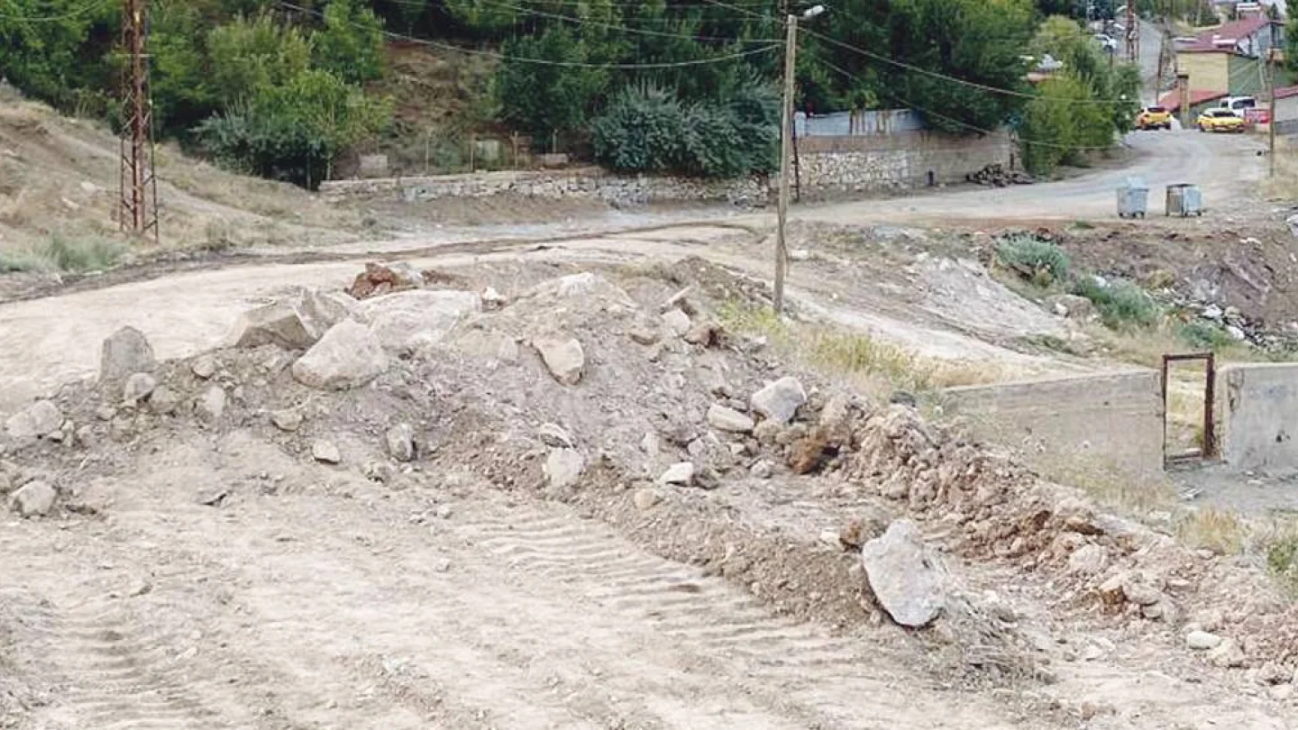7 yıldır kapalı olan yol / Hakkari