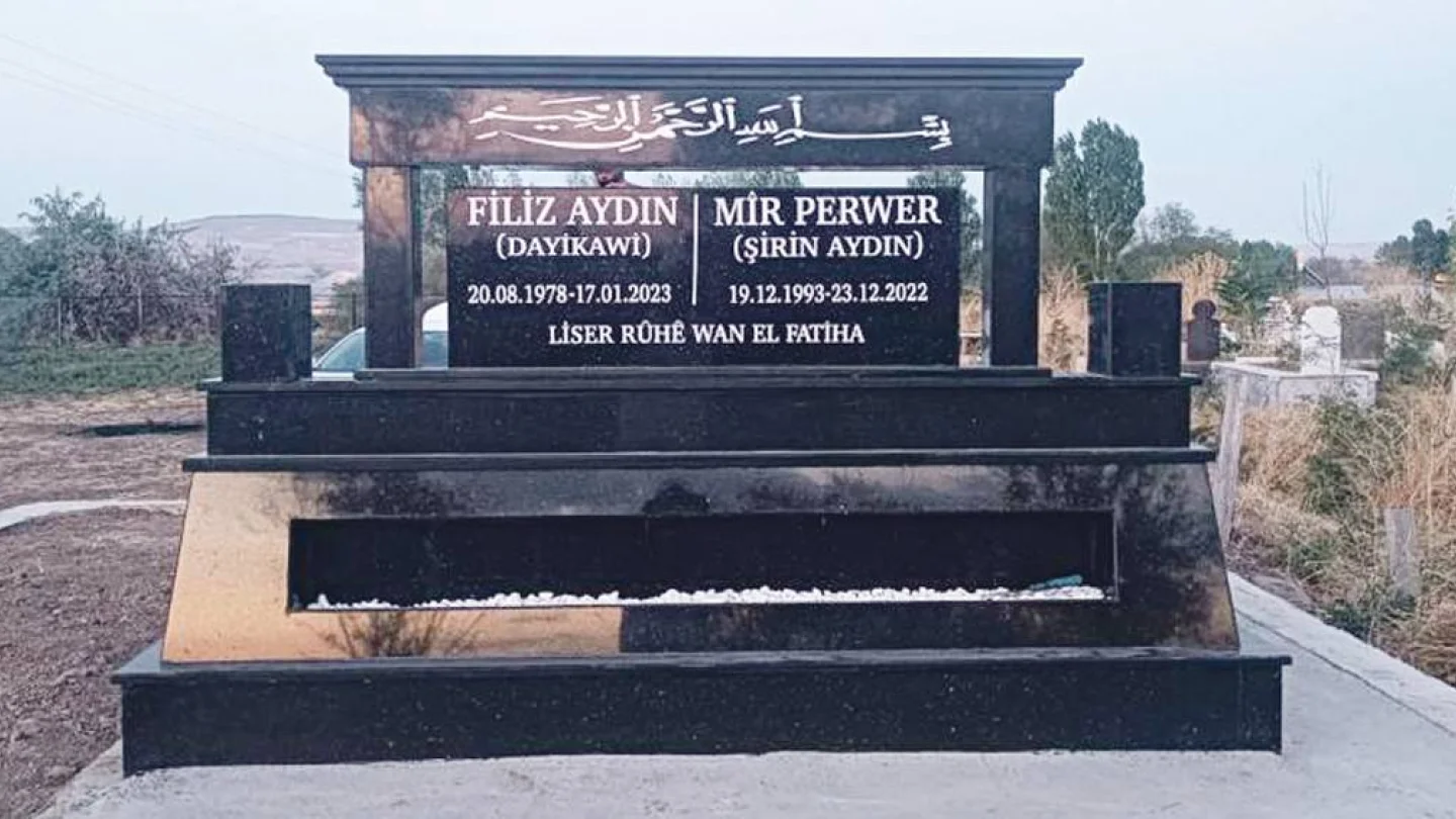 Mîr Perwer ile annesinin kabri
