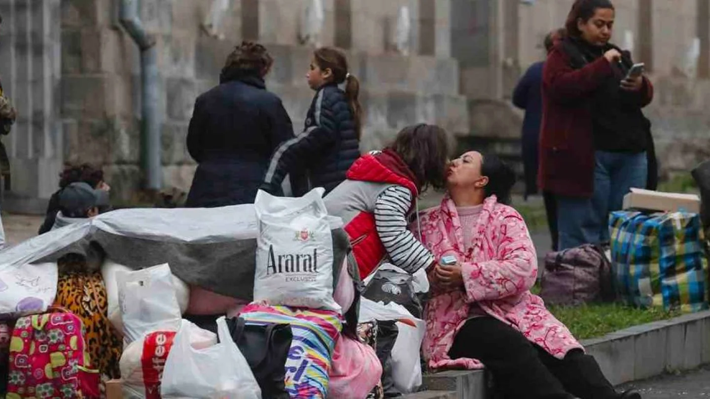 Karabağ'dan göç etmek zorunda bırakılan Ermeniler