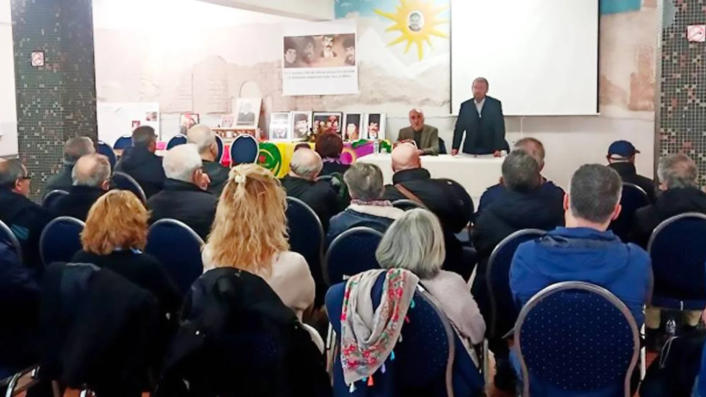 Bielefeld Demokratik Kürt Toplum Merkezi’nde (DKTM) panel