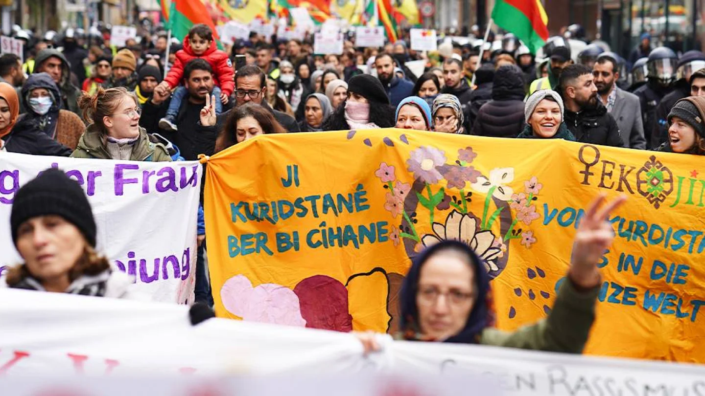 18 Kasım'da PKK yasağının kaldırılması için eylem Foto: Deniz BABİR