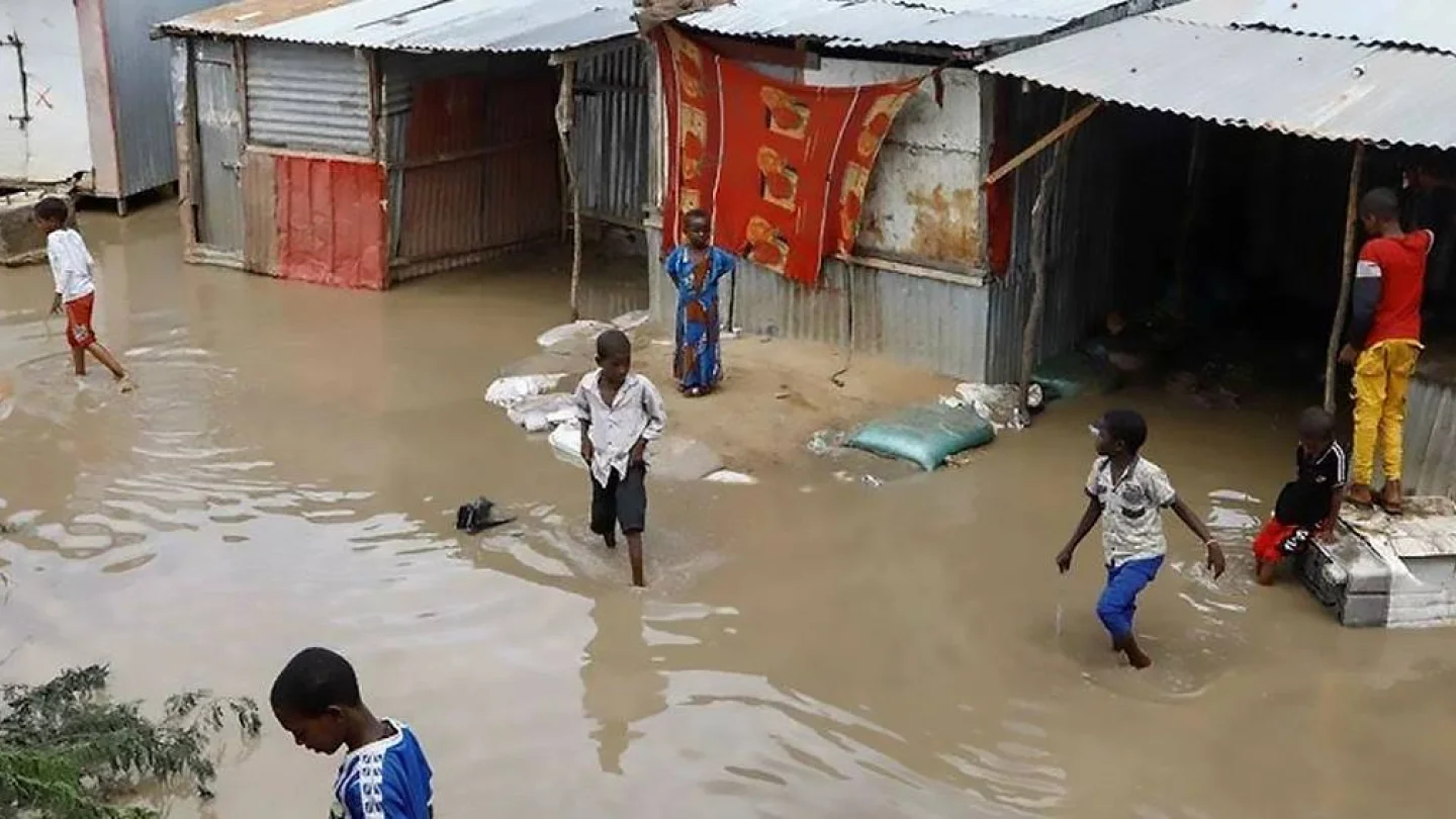 Somali'de sel can aldı