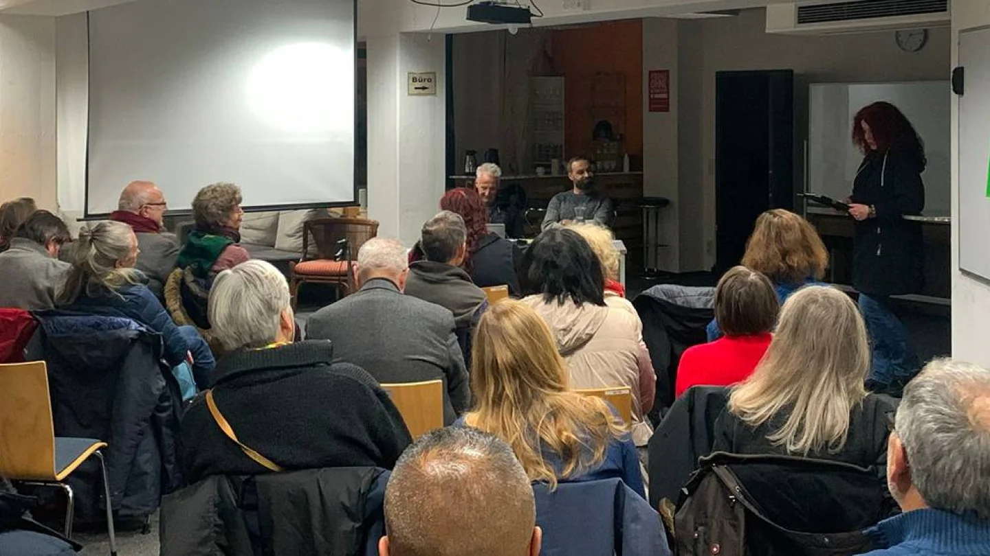 Kiel'de Rojava ve sağlık hizmetleri paneli