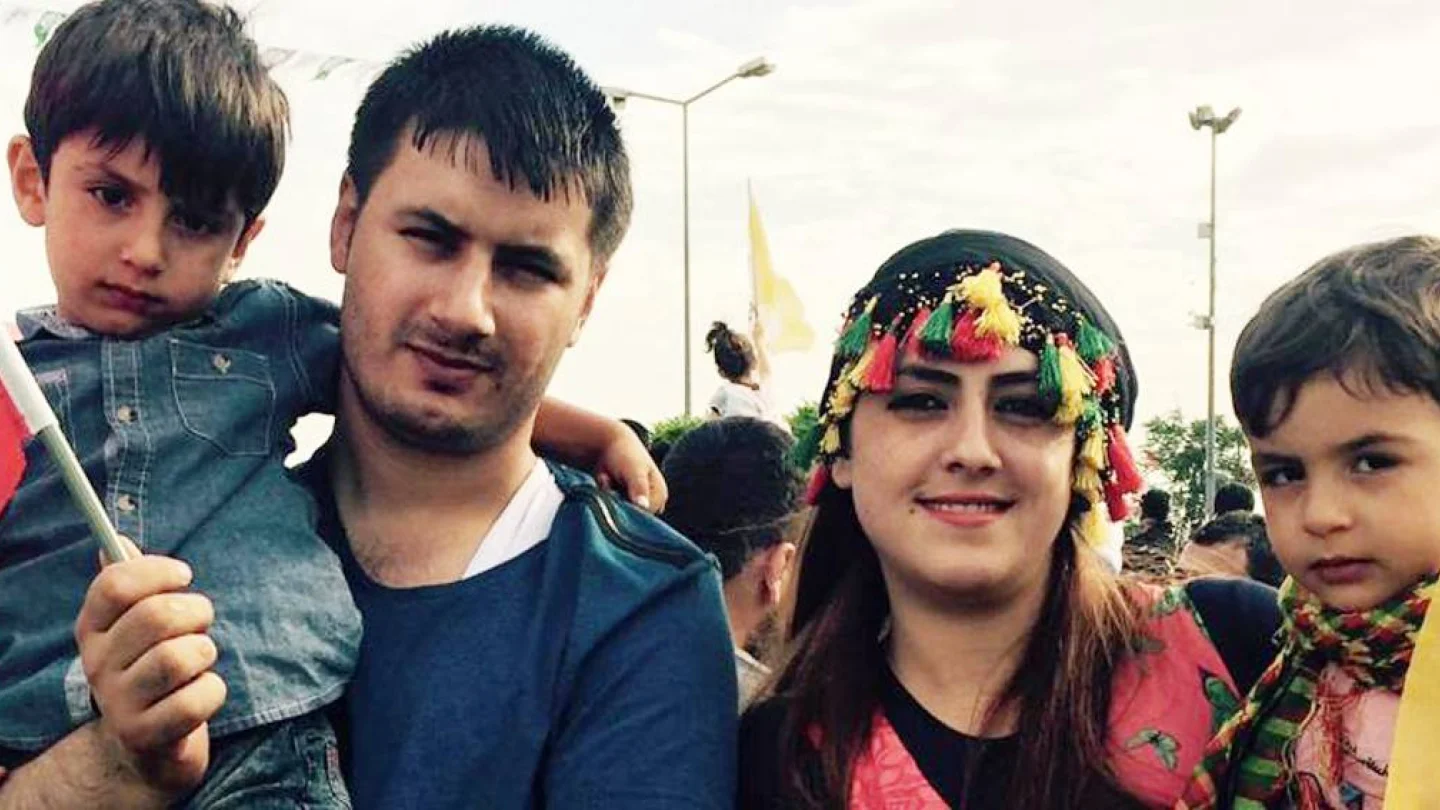 Kamuran Akın ve ailesi
