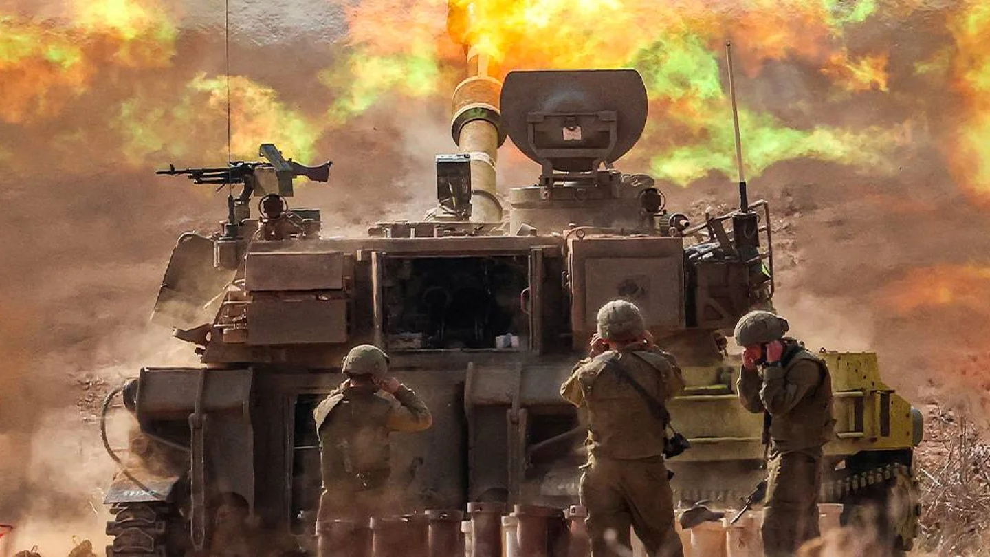 İsrail topçusu Gazze Şeridini bombalıyor Foto: AFP