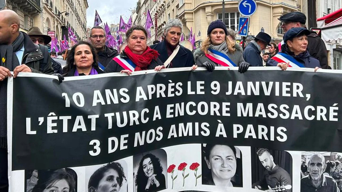 Fransız seçilmişler 2. Paris Katliamı protestolarında