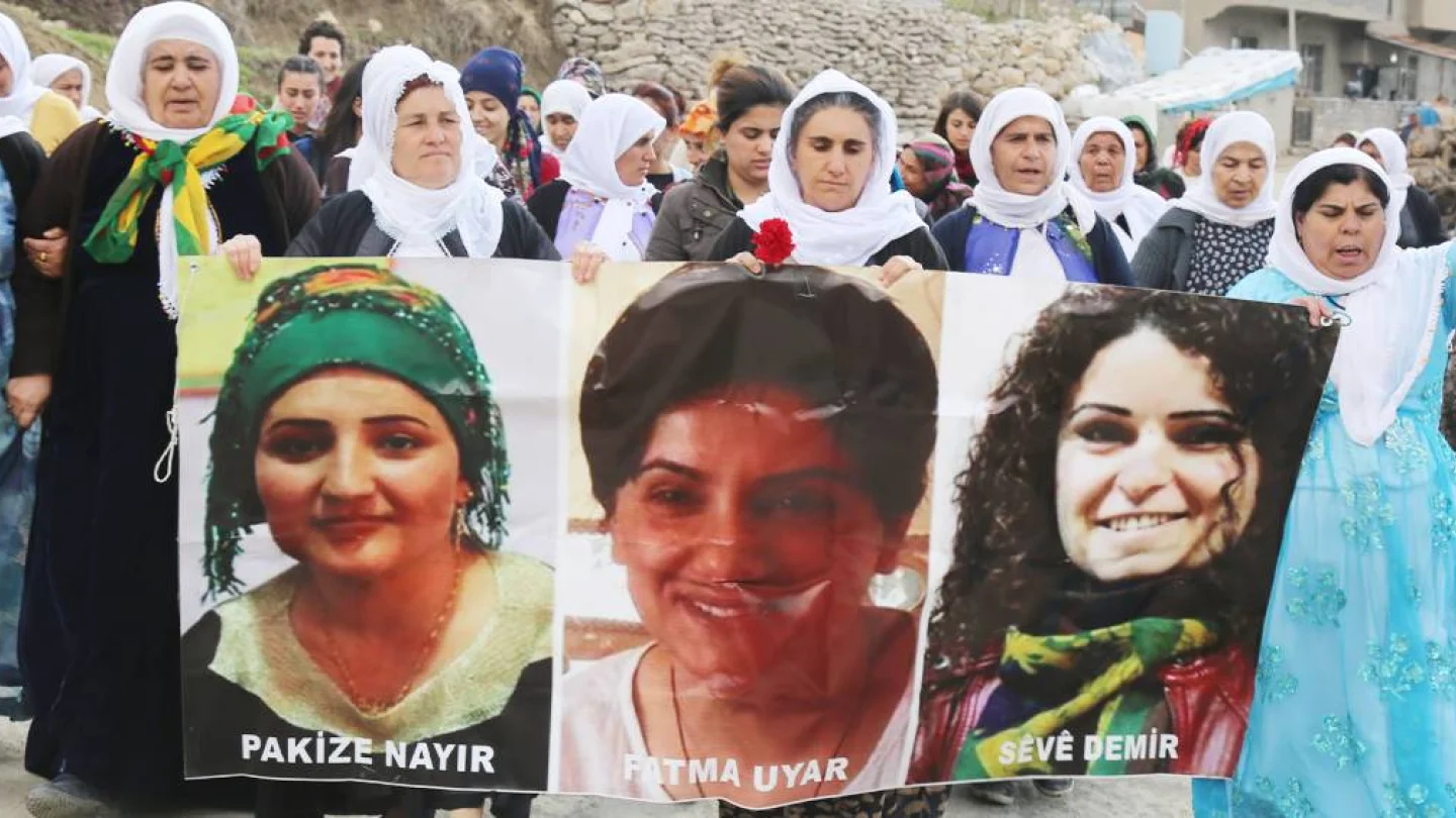 Fatma, Sêvê ve Pakize anma