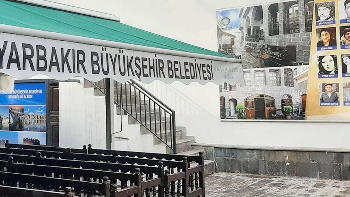 Dengbêj evi