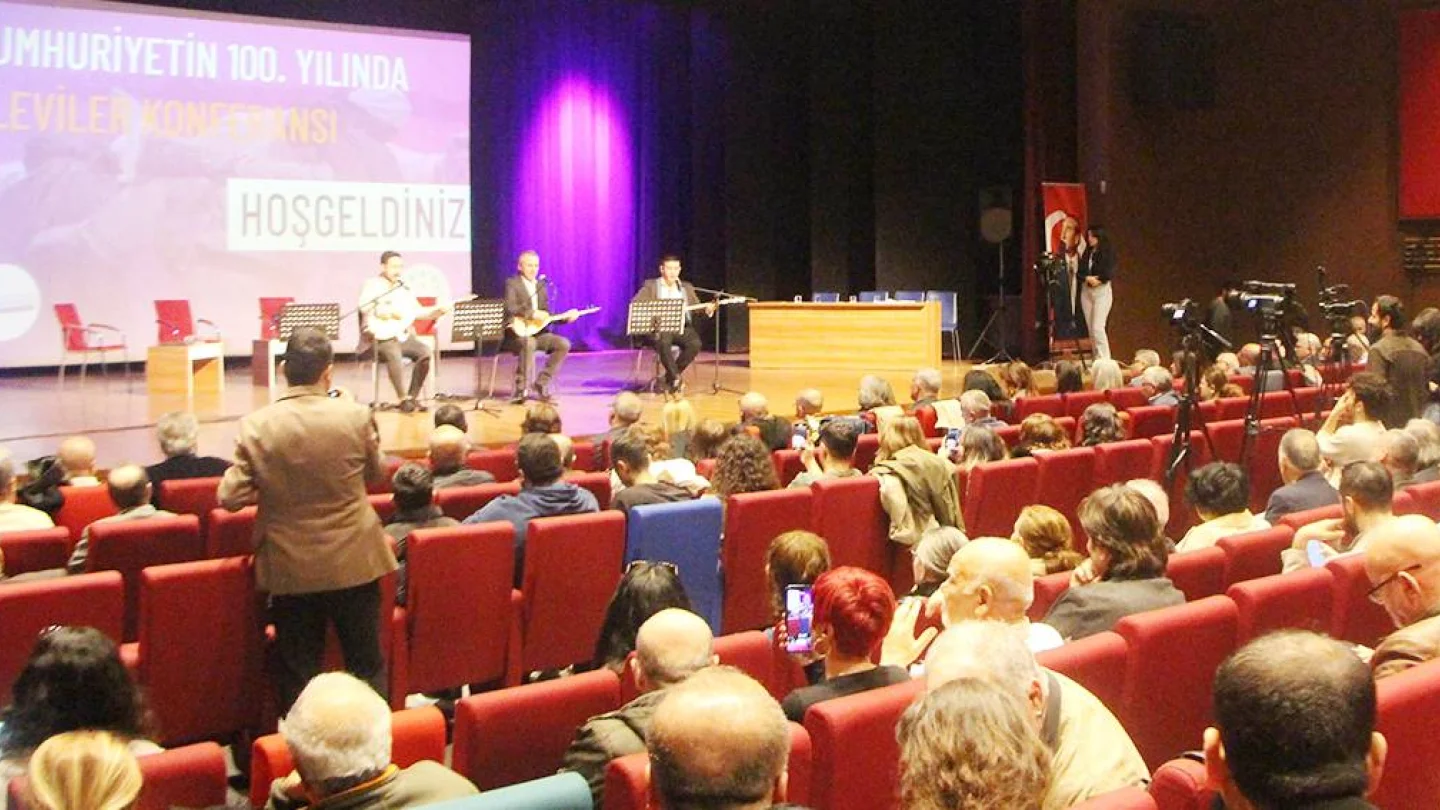"Cumhuriyetin Yüzüncü Yılında Aleviler" konferansı