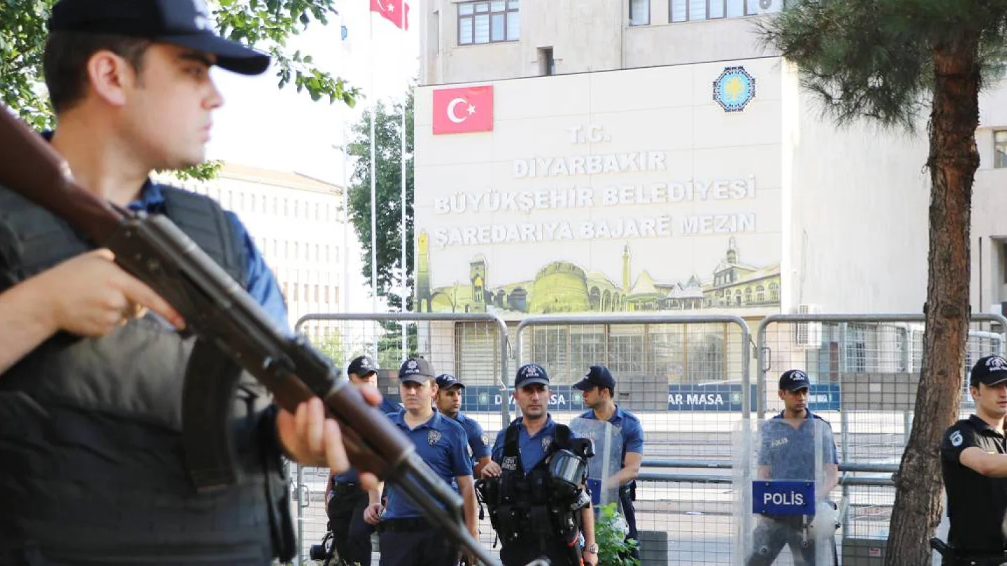Amed Büyükşehir Belediyesi kayyum
