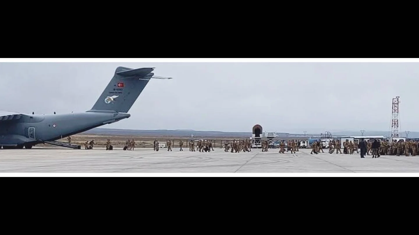 Kargo uçağıyla Iğdır'a taşınan asker ve polisler
