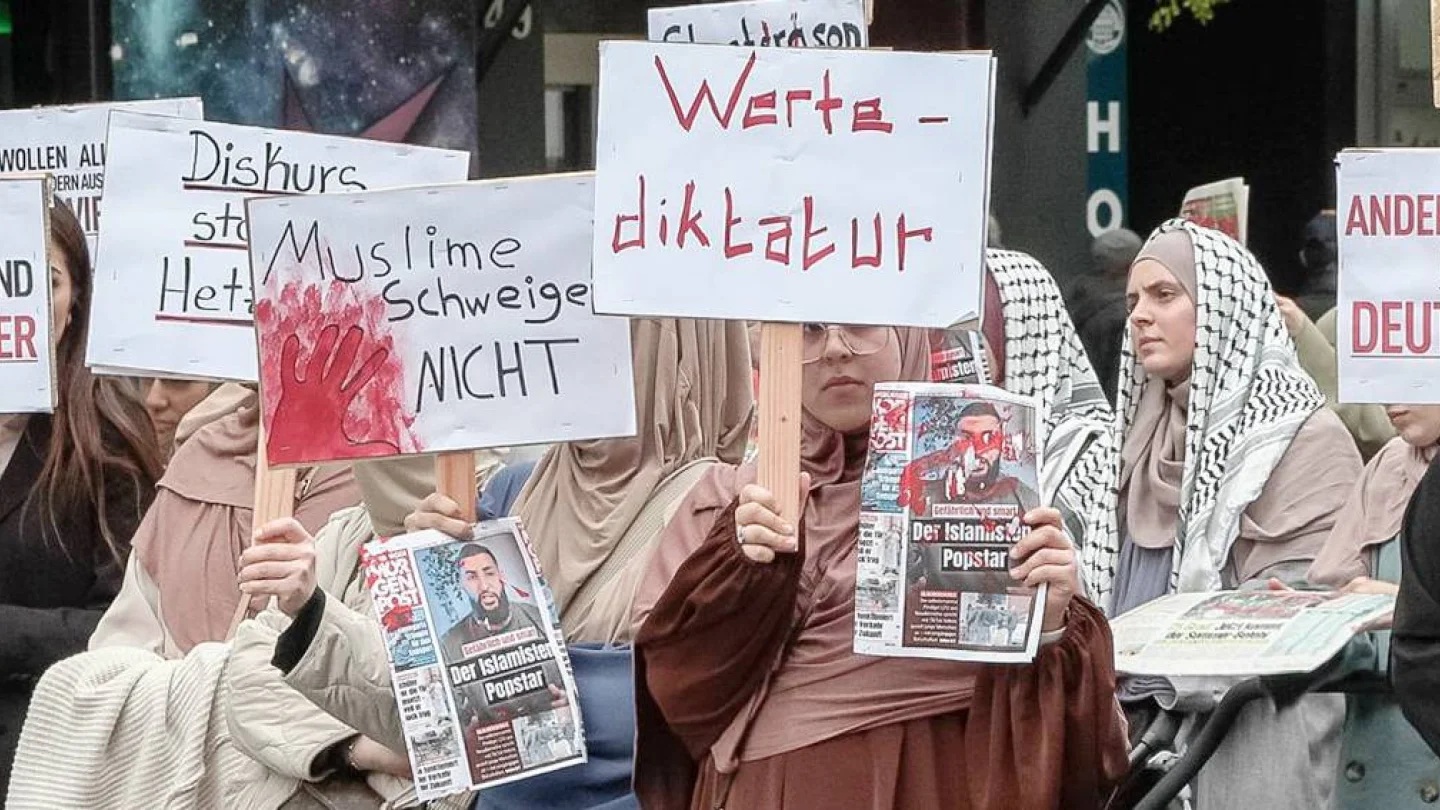  Hamburg, 'İslam halifeliği' gösterisi