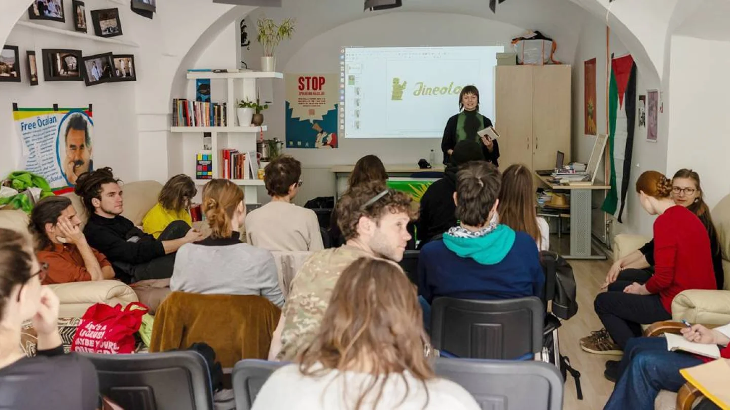 Slovenya, Öcalan konferans