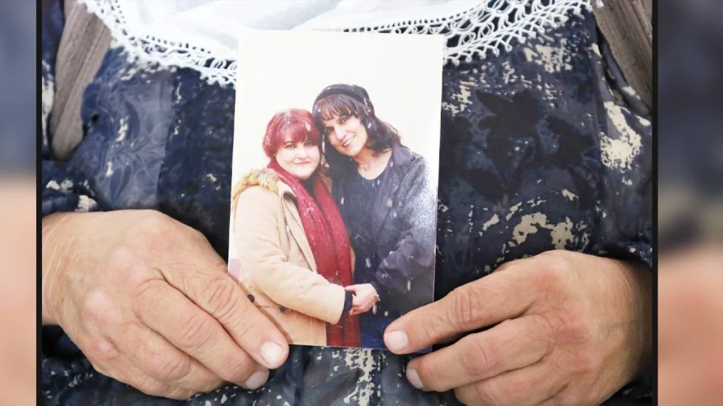 Ayfer Başlığ(soldaki)