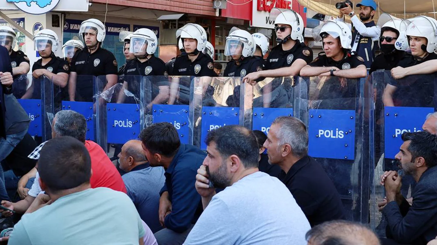 Kayyum protesto