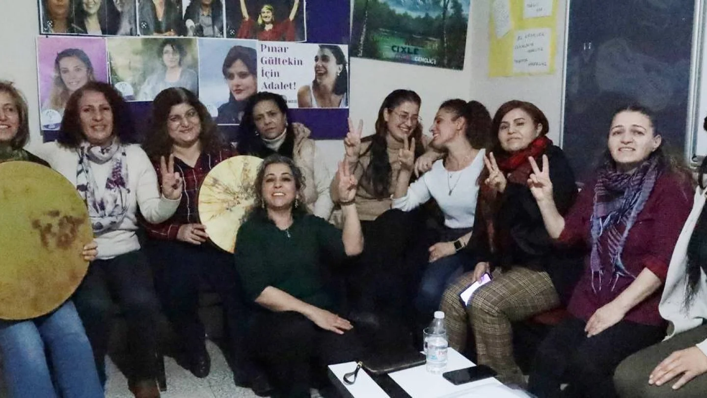 Deniz Poyraz Korosu