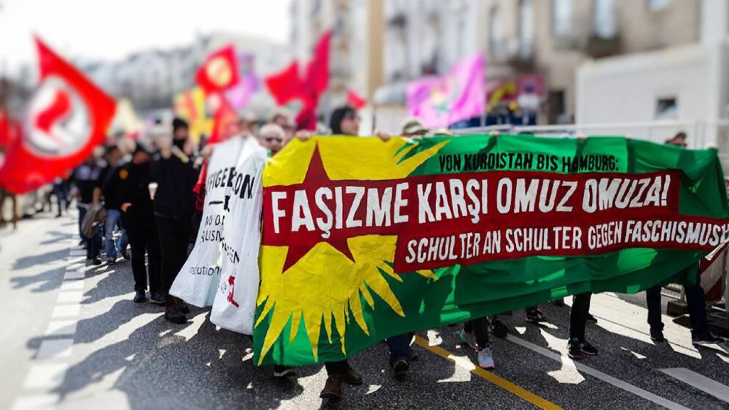 Faşizme karşı omuz omuza