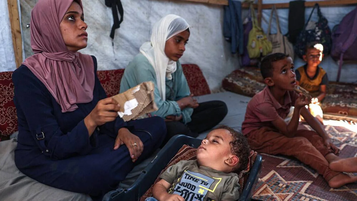 Gazze'de yerinden edilen aileler - Foto: AFP