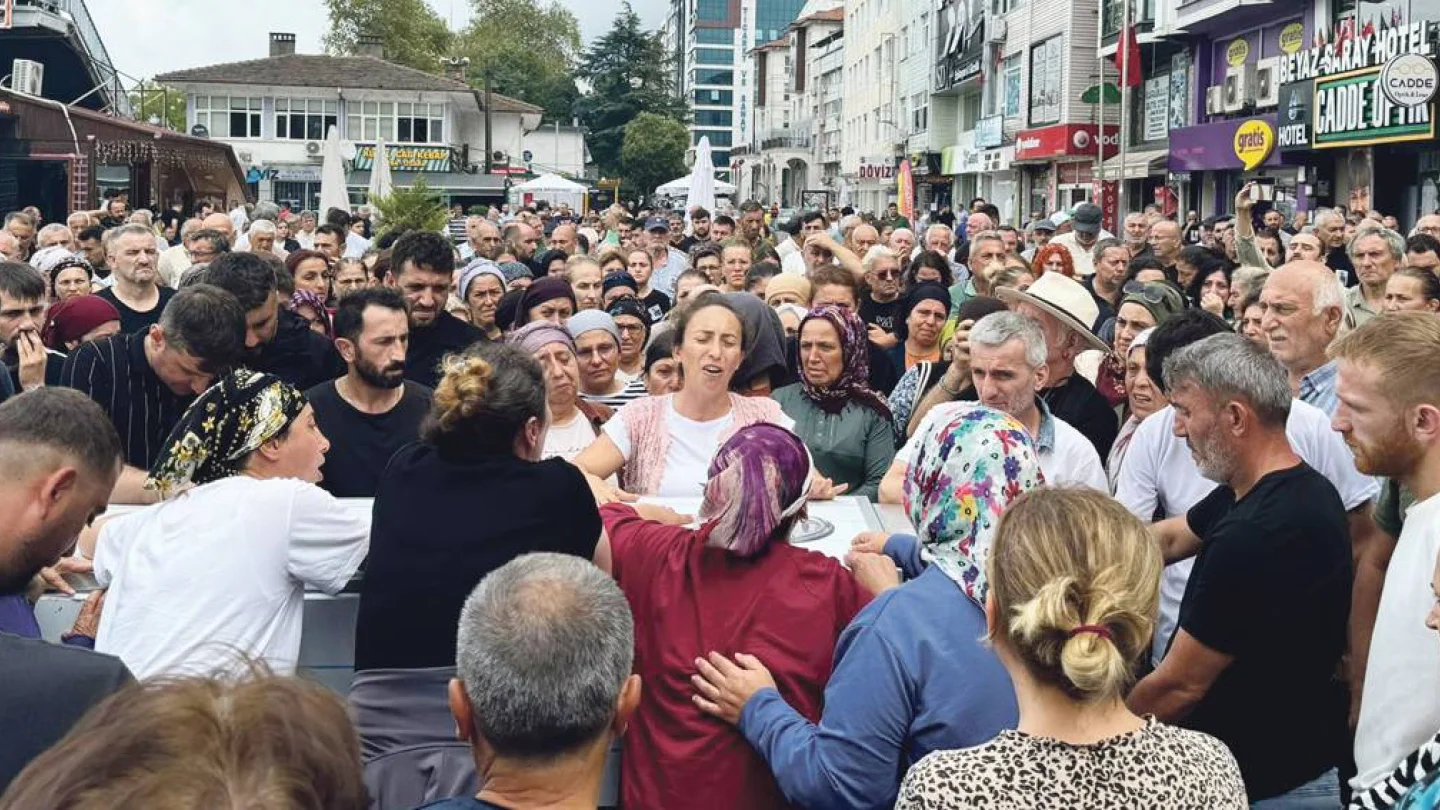 Artvin'de katledilen işçinin cenaze töreni