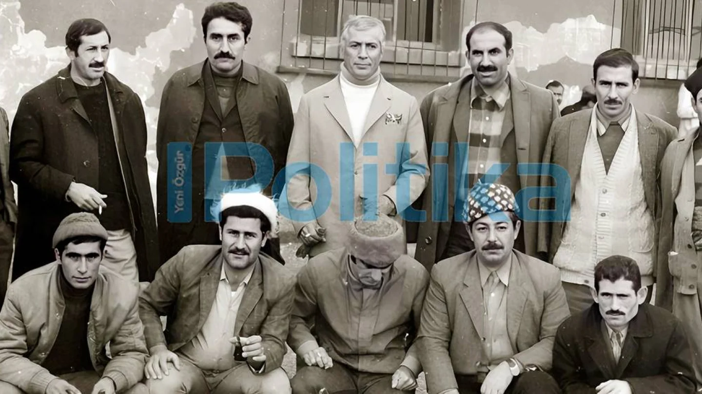 Apê Musa (Musa Anter) köylülerle