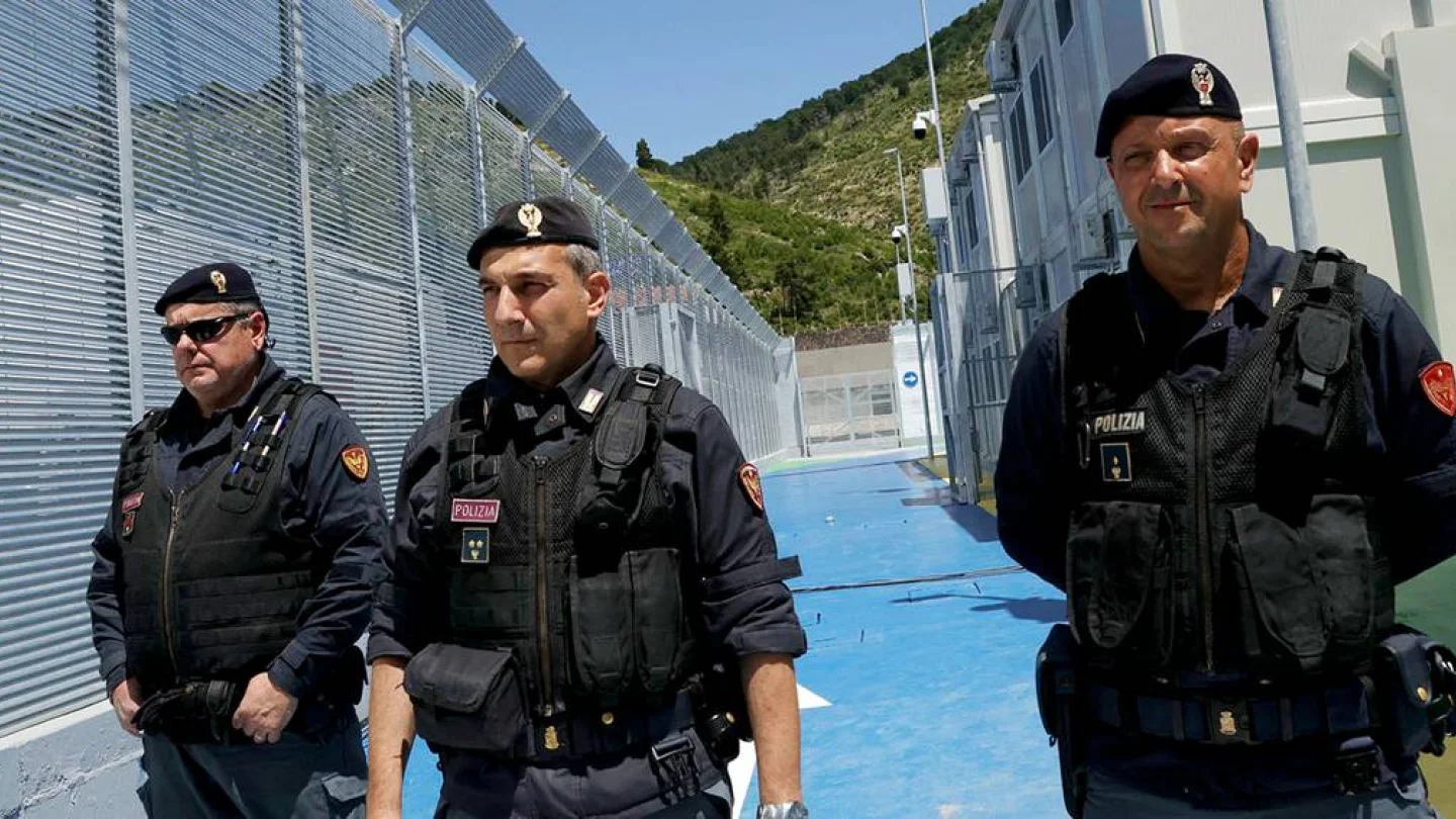 Sınır dışı/foto:AFP
