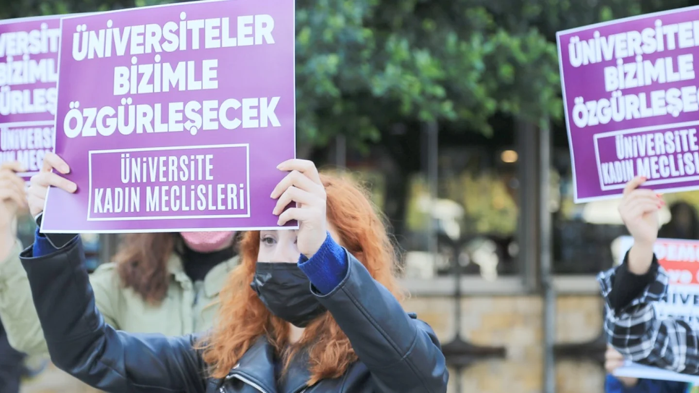 Öğrenciler eylem