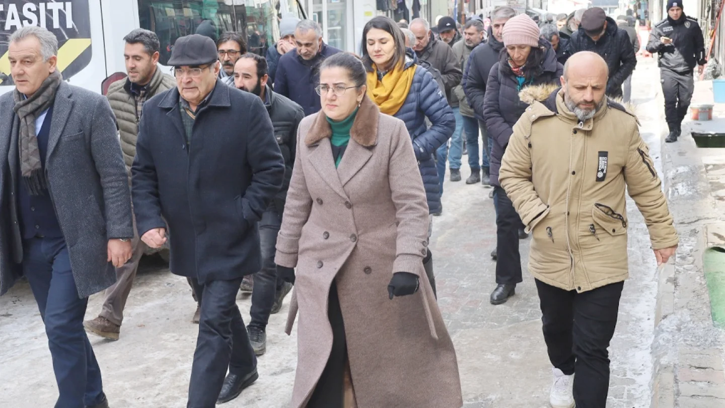  Qaxizman (Kağızman) Belediyesi kayyum protesto