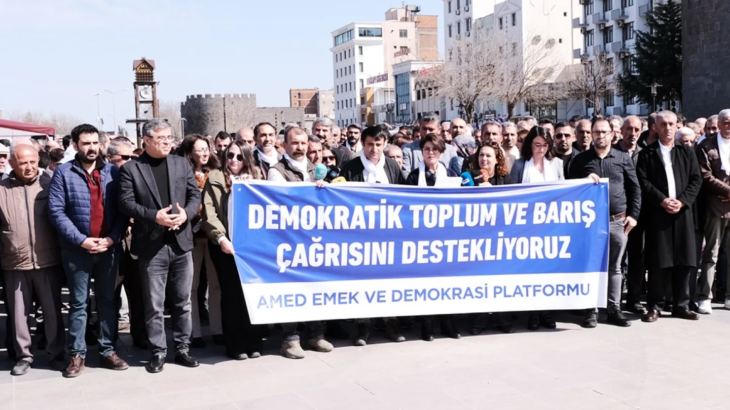 Demokratik toplum çağrısı