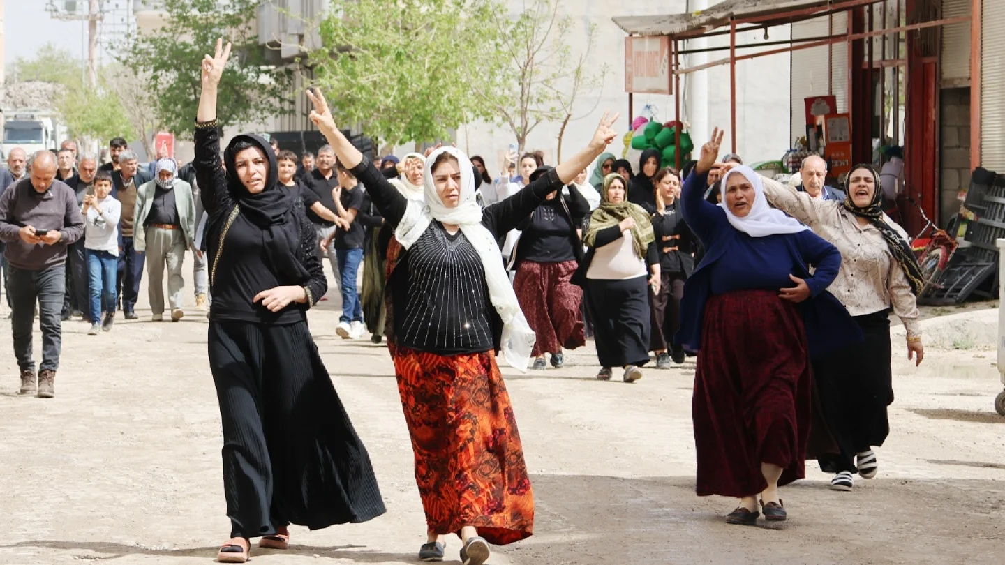  Binevş Altay, taziye