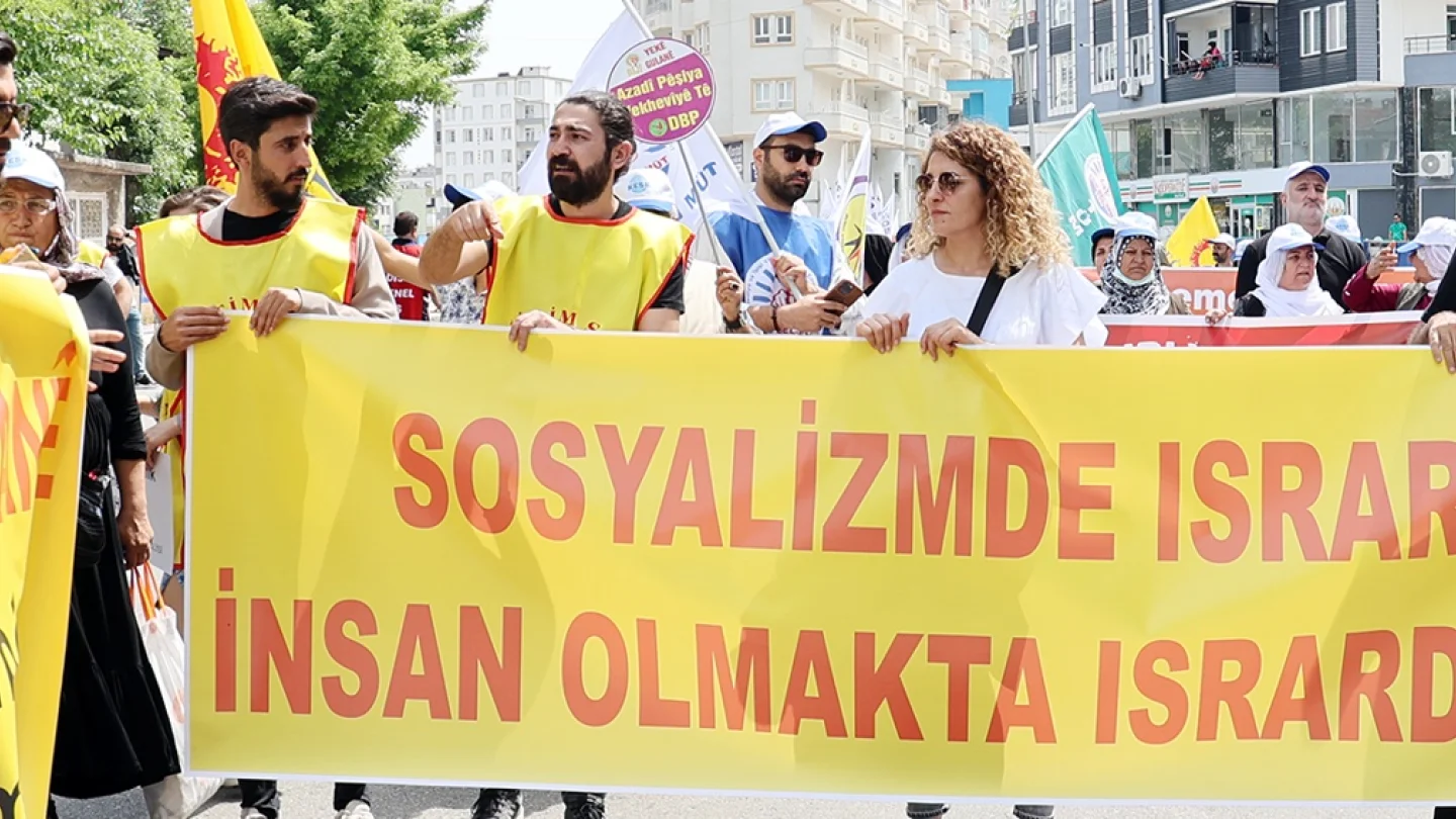 Sosyalizmde ısrar, insan olmakta ısrardır