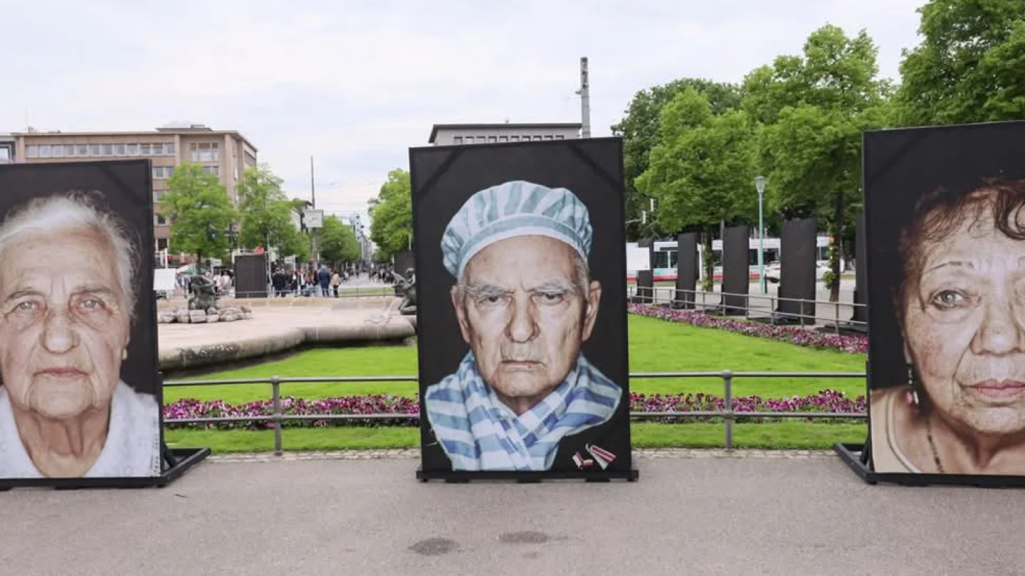 Gegen das Vergessen” (Unutmamak İçin) adlı fotoğraf sergisi
