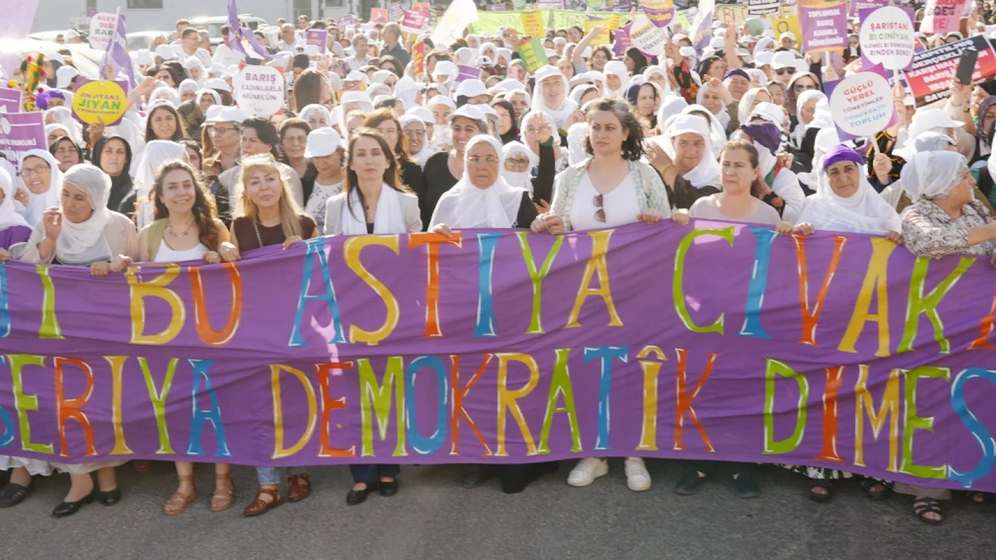  "Toplumsal Barış ve Demokratik Çözüm İçin Kadınlar Yürüyor" 