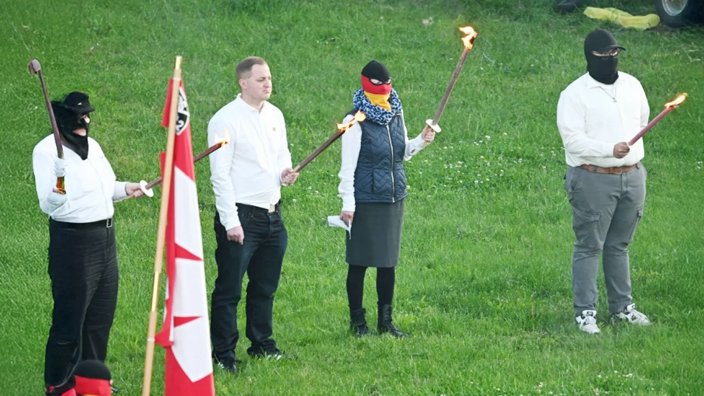 Neonazi gençler