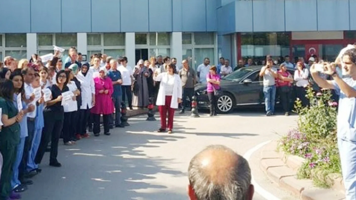 Sağlık personeli protesto