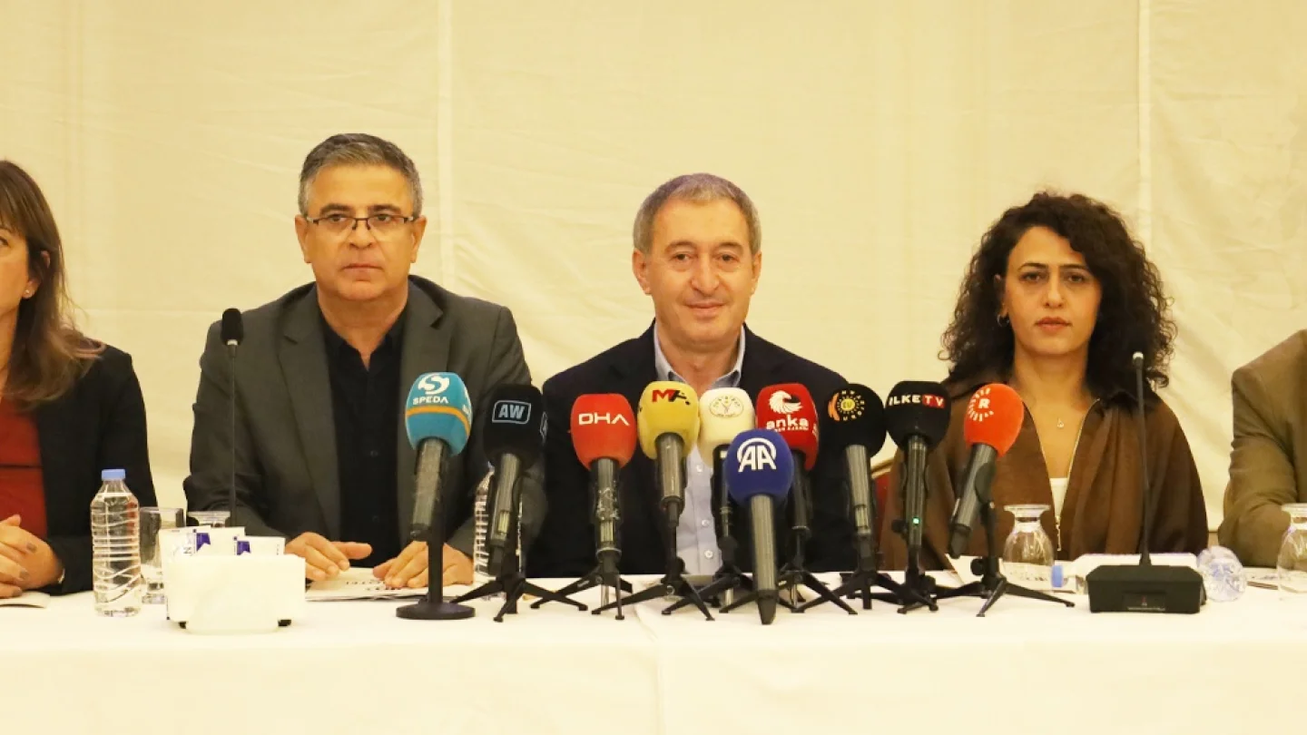 "Çözüm ve diyalog: Barışın inşası için yeni bir başlangıç" toplantısı