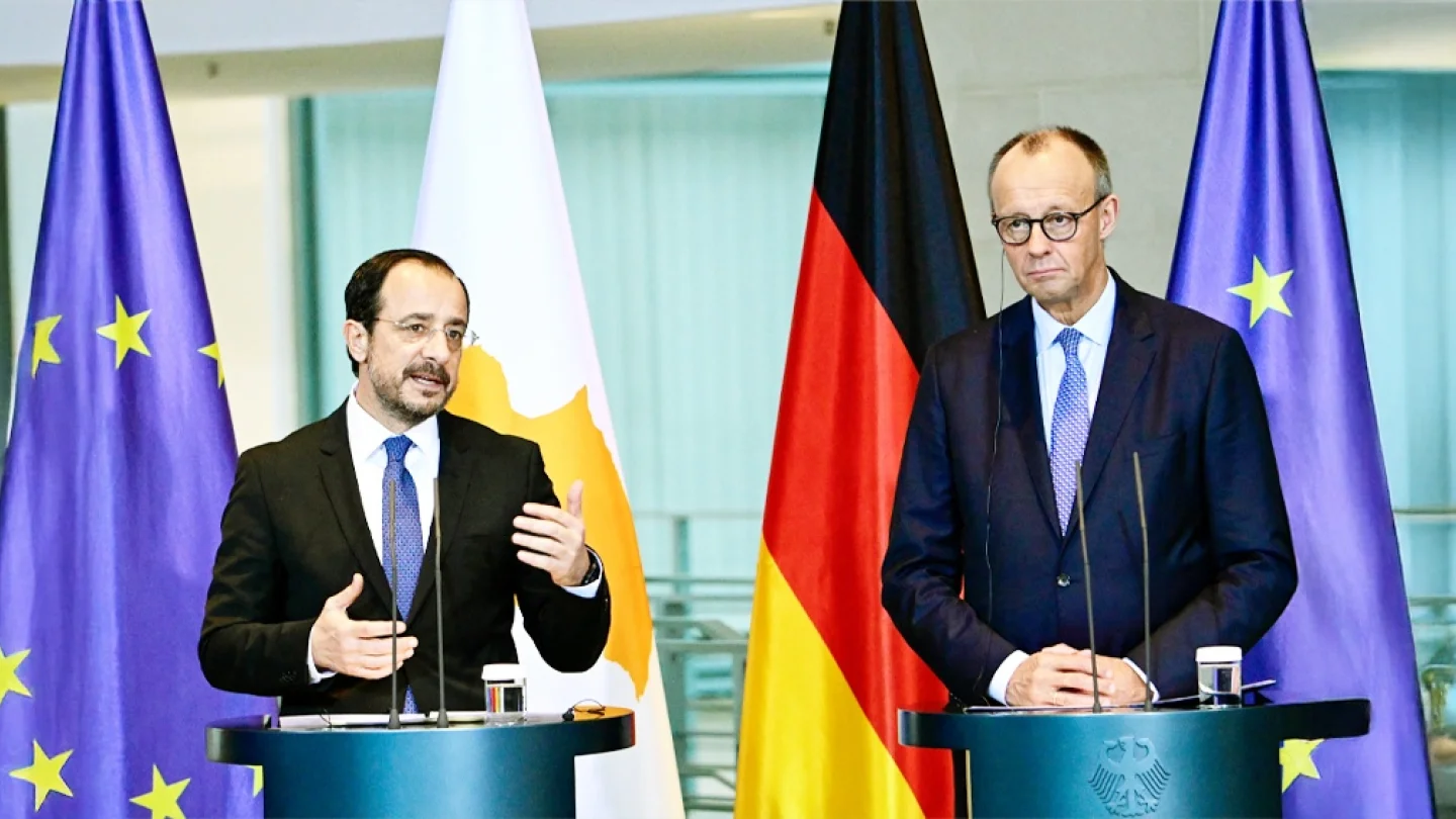 Nikos Hristodulidis ve Friedrich Merz /foto:AFP