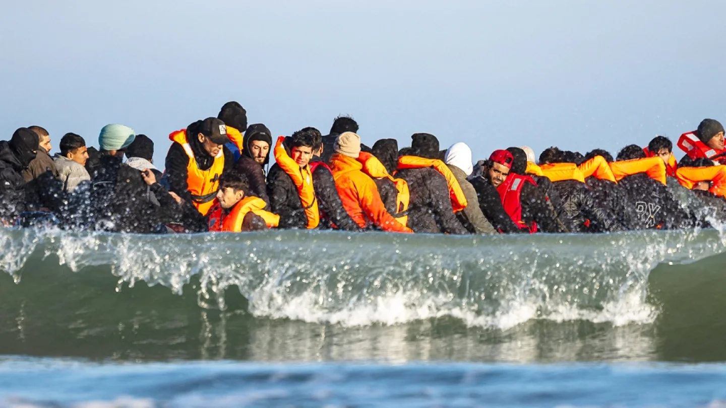 Manş Denizi’nde göçmen botu /foto:AFP