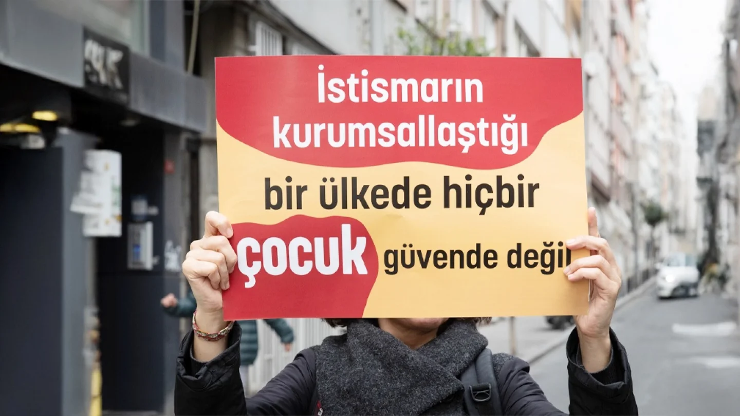 Çocuk istismarı protesto