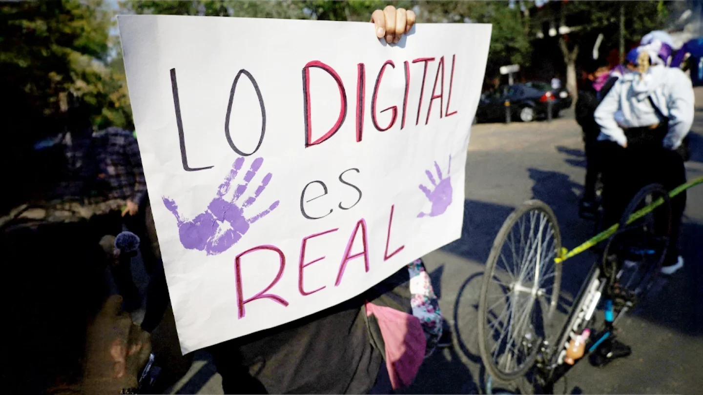 Digital şiddet / foto: AFP