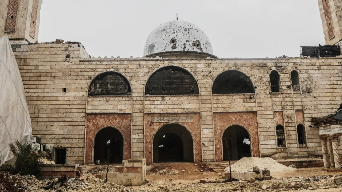 Şêxmeqsûd'da bombalanan cami / foto:AFP