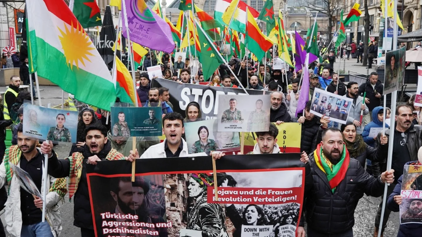 Rojava için eylem, Frankfurt/ foto:Deniz BABİR