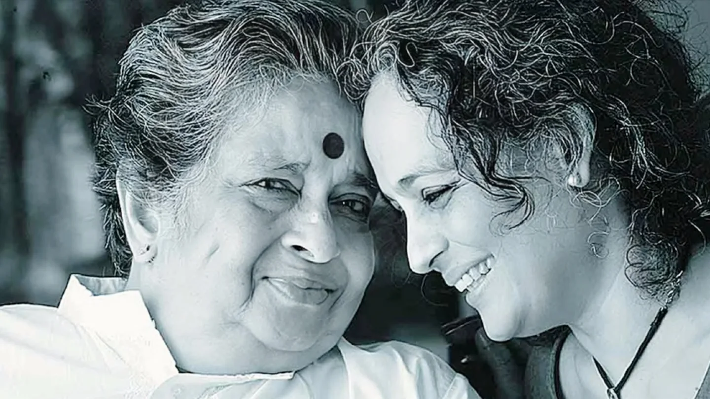 Mary Roy ve Arundhati Roy-foto kaynak: onmanorama.com