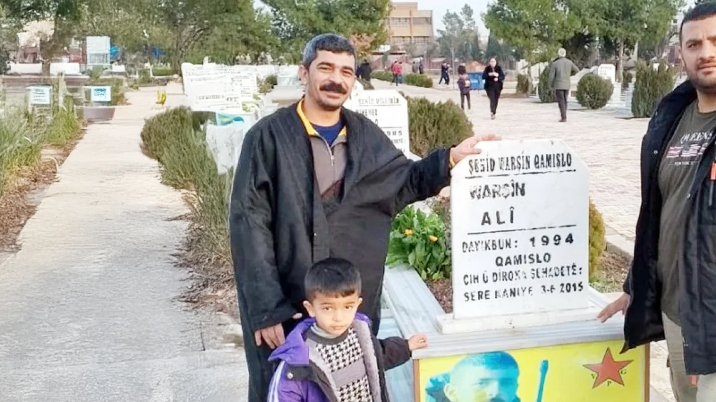 Elî Esker(solda)
