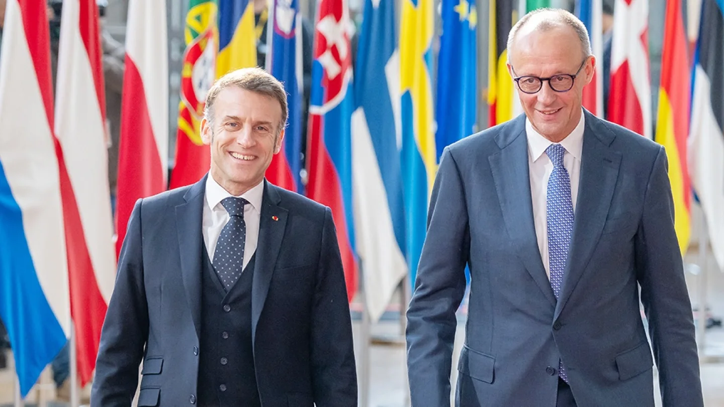 Emmanuel Macron ve Friedrich Merz/foto:AFP